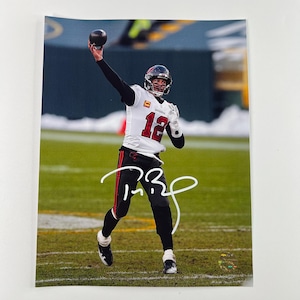 Tom Brady Hand Signed Autographed 8.5x11 Photo Tampa Bay Buccaneers W/ COA HOLO
