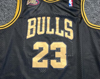 chicago bulls yellow jersey
