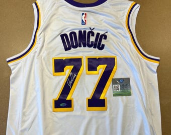 Luka Doncic signiertes Lakers Jersey COA Autogramm #77