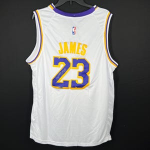 Camiseta de baloncesto de Los Ángeles Lakers firmada a mano por LeBron James n.° 23 con autógrafo holográfico COA