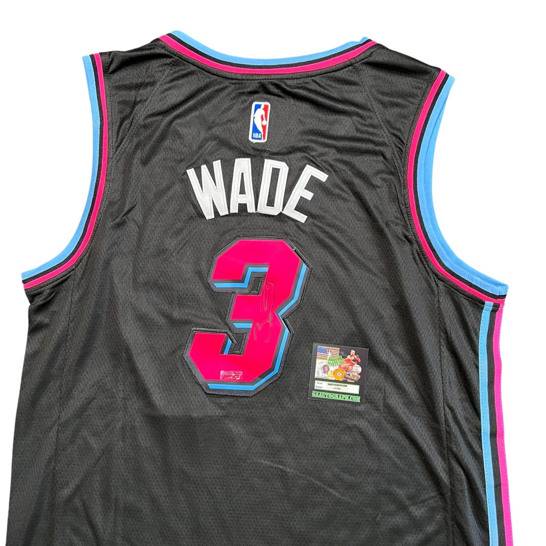 ドウェイン・ウェイド直筆サイン入りマイアミ・ヒートジャージ（COA