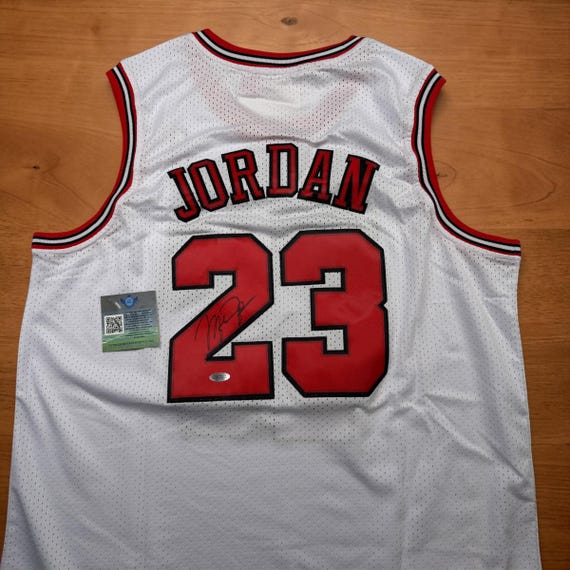 Michael Jordan Hand Signed Jersey Chicago Bulls '97-'98 Autograph