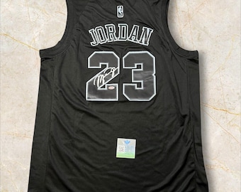 Maglia NBA firmata da Michael Jordan, Chicago Bulls #23, autografata, nera, rara, ologramma, certificato di autenticità