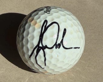 Piłka golfowa z autografem Tigera Woodsa i hologramem PGA Golf Legend z certyfikatem autentyczności