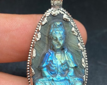 Handcarved Labradorite, quan yin buddha , Kwan Yin Pendant, Tibetan Silver Bodhisattva