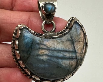 labradorite pendant,, moon pendant,handcrafted, Tibetan silver, Ethnic style, Himalayan, Nepalese