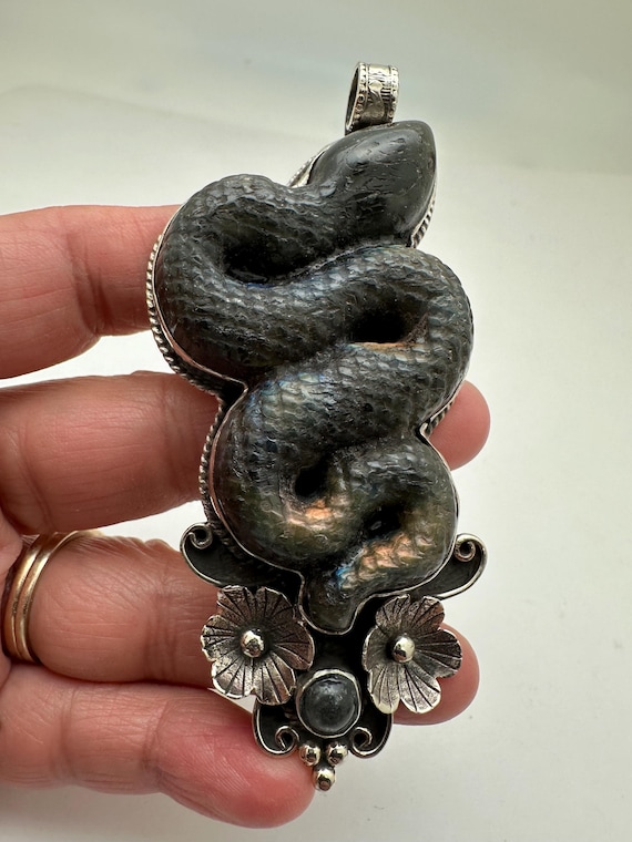 carved labradorite  Snake Pendant, Floral Tibetan Repoussé Silver, Handcrafted, Nepal, 88.5mmX31mm, weighs about 57gm