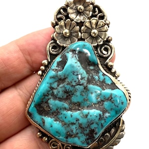 turquoise pendant, handcrafted, Tibetan silver, floral design, flower pendant, Ethnic style, Tibetan design, Tibetan Turquoise,Natural stone