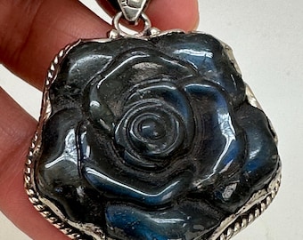Rose pendant, labradorite carved,handcrafted,Tibetan silver,32.7X52.3mm and weighs about 33gm