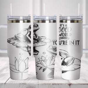 Diseño SVG para vaso térmico Frog Lotus / 40 oz, estilo cottagecore, grabado láser.
