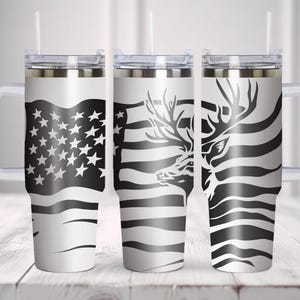 Patriotische Jagd SVG Deer Tumbler Wrap. Amerikanische Flagge. 40 Unzen Tumbler Full Wrap Laser svg, Laser gravierte Tumbler, Laser Tumbler Wrap.