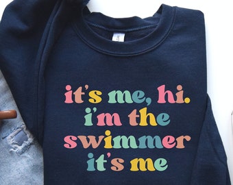 It's Me Hi I'm The Swimmer Hoodie - Gildan Unisex Sweatshirt