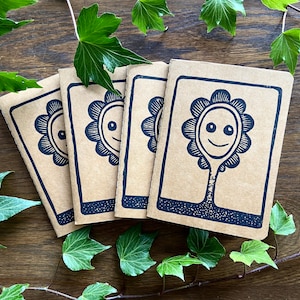 Taccuino con stampa linoleum a fiori - Taccuino unico stampato a mano - Diario tascabile A6 con linee e carta Kraft - Libretto di viaggio