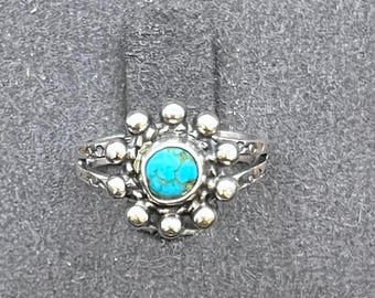 Vintage Southwestern Sterling Silver and Turquoise Ring - Size 4