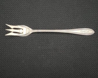 Vintage International Silver Co. Sterling Silver Cocktail/Seafood Fork - Old English Pattern - 1917