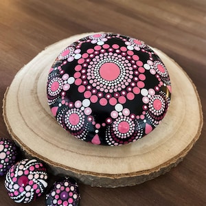 Mandala stone, unique, 11.5 cm, dot painting, dot art, mandala flower, decorative stone, hand-painted stone, meditation stone, mindfulness