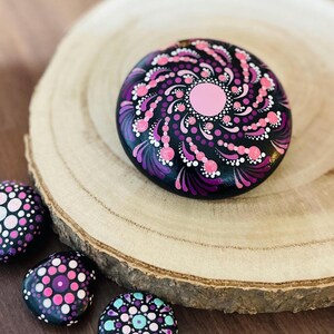 Mandala stone glitter, unique, 7.5 cm, dot painting, dot art, mandala flower, decorative stone, hand-painted stone, meditation stone, mindfulness