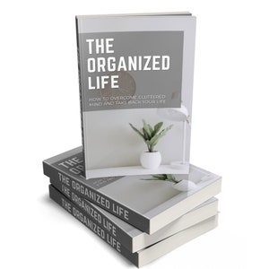 Puede incluir: Una pila de cuatro libros grises y blancos con el título "The Organized Life: How to overcome cluttered mind and take back your life" en el libro de arriba.