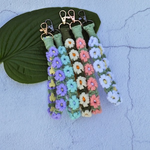 macrame flor pulsera llavero boho pulsera flor personalizable margarita llavero clip Macrame llavero primavera pulsera madres día regalo