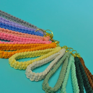 Macrame wristlet keychain / boho keyring / purse bag charm