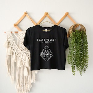 Women&#39;s Flowy Cropped Tee