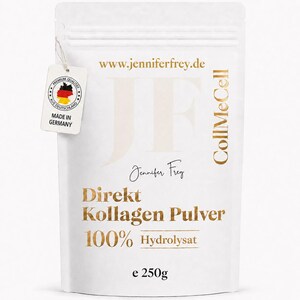 May include: A white stand-up pouch of CollMeCell collagen powder with gold text reading Direkt Kollagen Pulver 100% Hydrolysat and 250g. A small white tag attached to the top left features a German flag icon and the text Made in Germany.