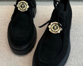 Black nubuck crest loafer