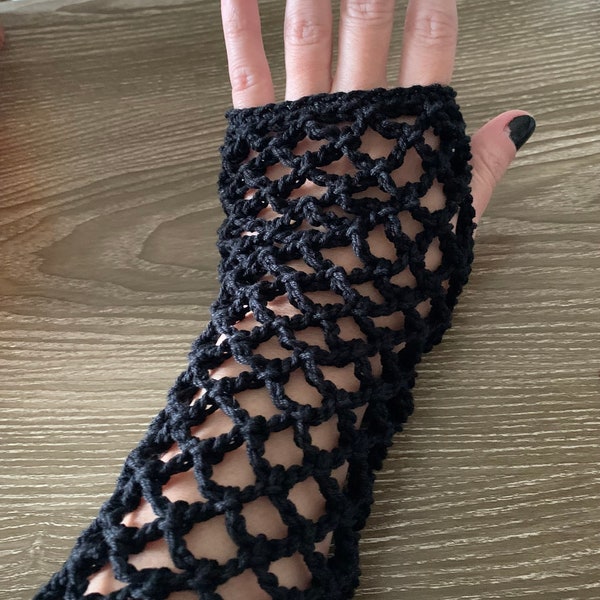 Gants en résille au crochet