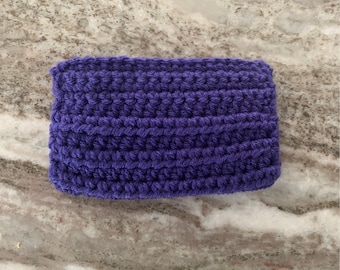 Cartera morada con cremallera