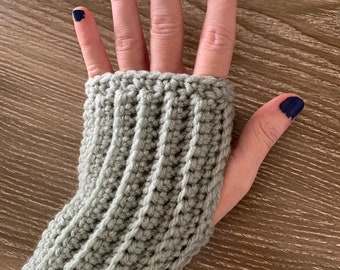 Guantes de ganchillo sin dedos color verde menta