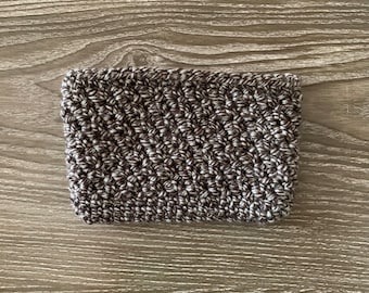 Cartera con cremallera marrón y crema