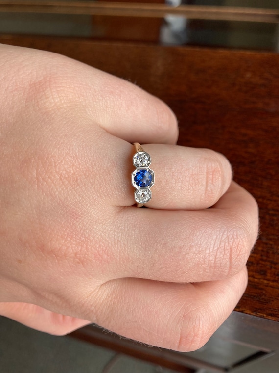 Art Deco Natural Sapphire and Diamond Ring