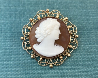 ゴールドカーネリアンシェルカメオブローチペンダント：イタリア女性の