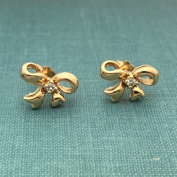 Bow Motif Vintage Yellow gold and Natural Diamond Bow Post Earrings