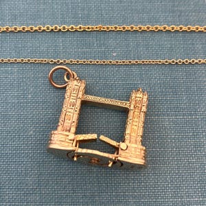 Vintage Movable London Bridge 9ct Solid Gold Charm with Optional 18 Inch Chain