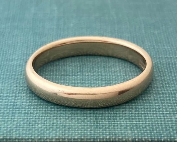 Rosy Vintage Wedding Band Comfort Fit Size 10 (US… - image 1