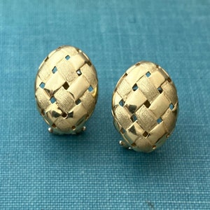Vintage Basket Weave Solid 14K Yellow Gold Post Statement Earrings