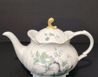 Vtg Z & Co, Tirschenreuth Bavaria Germany, Jana Pattern, Teapot, Green Ming Ruffle Edge Gold Finial and trim, excellent condition