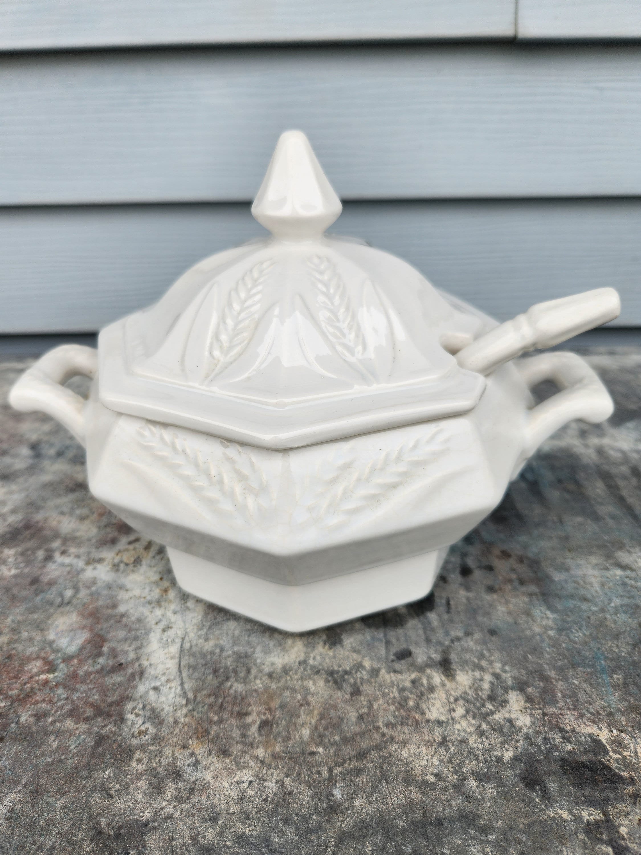 California Pottery USA L63 Soup Tureen With Original Ladel