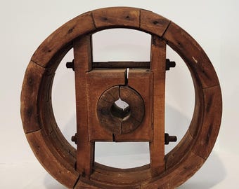 Polea antigua de madera con correa dividida, 35,5 cm (14 pulgadas), 4 kg (9 libras). Incluye las piezas centrales de madera originales, difíciles de encontrar. Excelente estado.