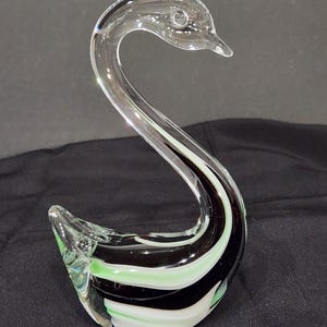 Murano-stijl zwaankunstglas, groen, wit, zwart, ongeveer 7,25&quot; hoog, handgeblazen beeldje