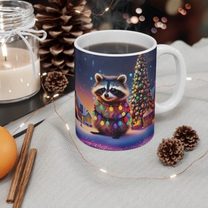 Divertida taza de café de cerámica con mapache navideño de 11 oz, taza de panda de basura, regalos de mapache, mapaches divertidos