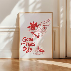 Póster de cóctel martini Good Vibes Only: arte de pared costero de moda para el carrito de bar y la decoración de su apartamento