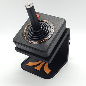 Expositor para joystick/controlador/decoración/sala de juegos Atari 2600 (versión 1)