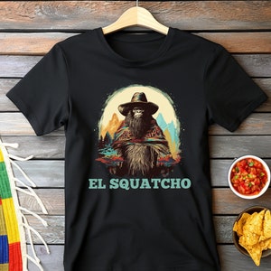 Camisa El Squatcho Bigfoot, Camisa Sasquatch, Camisa de senderismo, Camisa de camping, Camisa Yeti, Camisa de aventura, Regalos Bigfoot, Camisa divertida