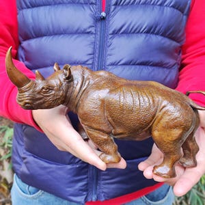 Chubby rhino Figurine Statue Copper Casting rhinoceros Africa Wild Animal Ornament sculpture Tea pet Accessories rhinoceros mascot fs4152