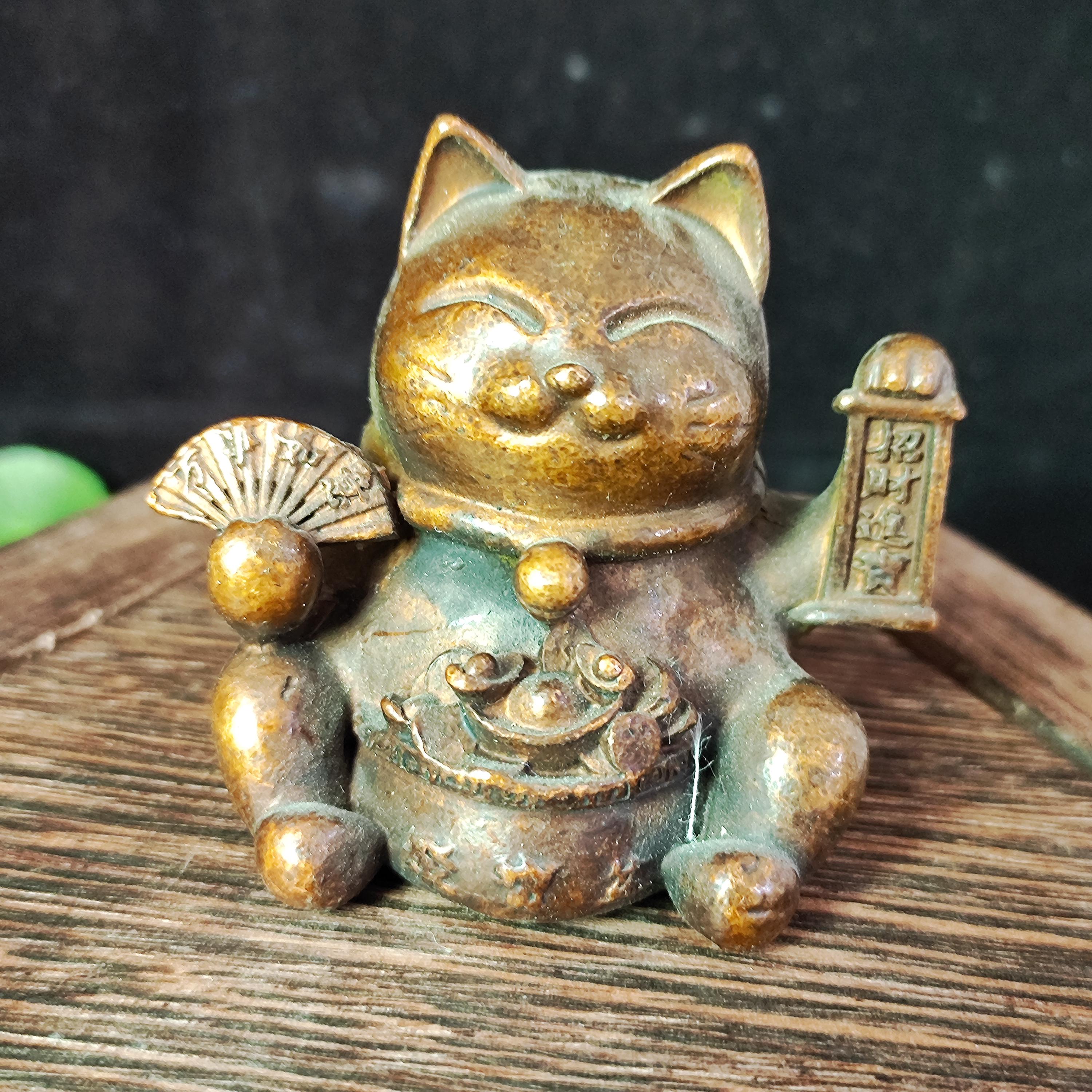 Lucky Cat With Left Hand Raised, Wealth Cat Statue, Beckoning