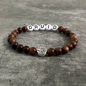 D & D Druide personalisierte Namen Armband, Pathfinder DnD Dungeons und Dragons Armband, Kritische Rolle Schmuck, Gamer Geschenk, Dnd Charakterklasse