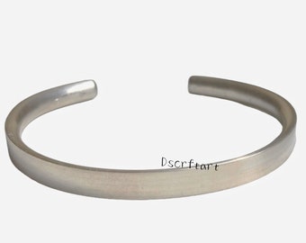 Pulsera rígida de plata de ley hecha a mano / Pulsera rígida personalizada para mujer