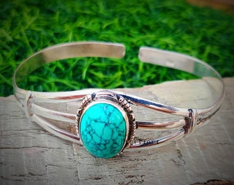 Pulseira rígida ajustável em prata de lei 925 com pedra turquesa, estilo boho.